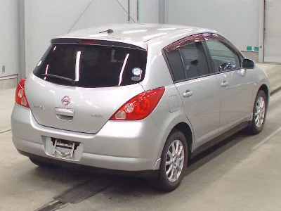 NISSAN TIIDA