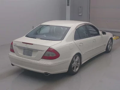 MERCEDES BENZ E CLASS