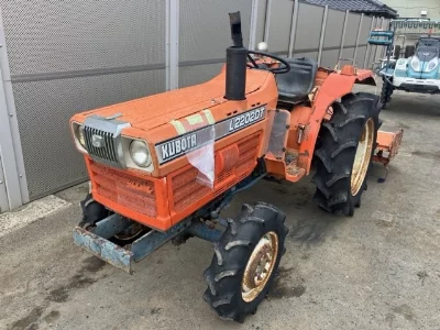 KUBOTA KUBOTA