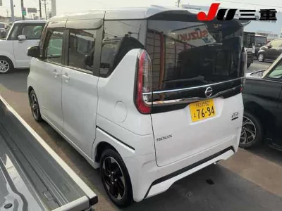 NISSAN ROOX