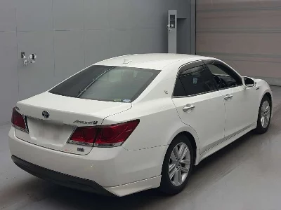 Toyota CROWN HYBRID