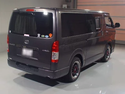 TOYOTA REGIUS VAN