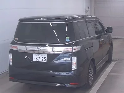 NISSAN ELGRAND