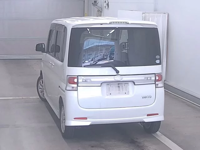 Daihatsu Tanto  с аукциона в Японии