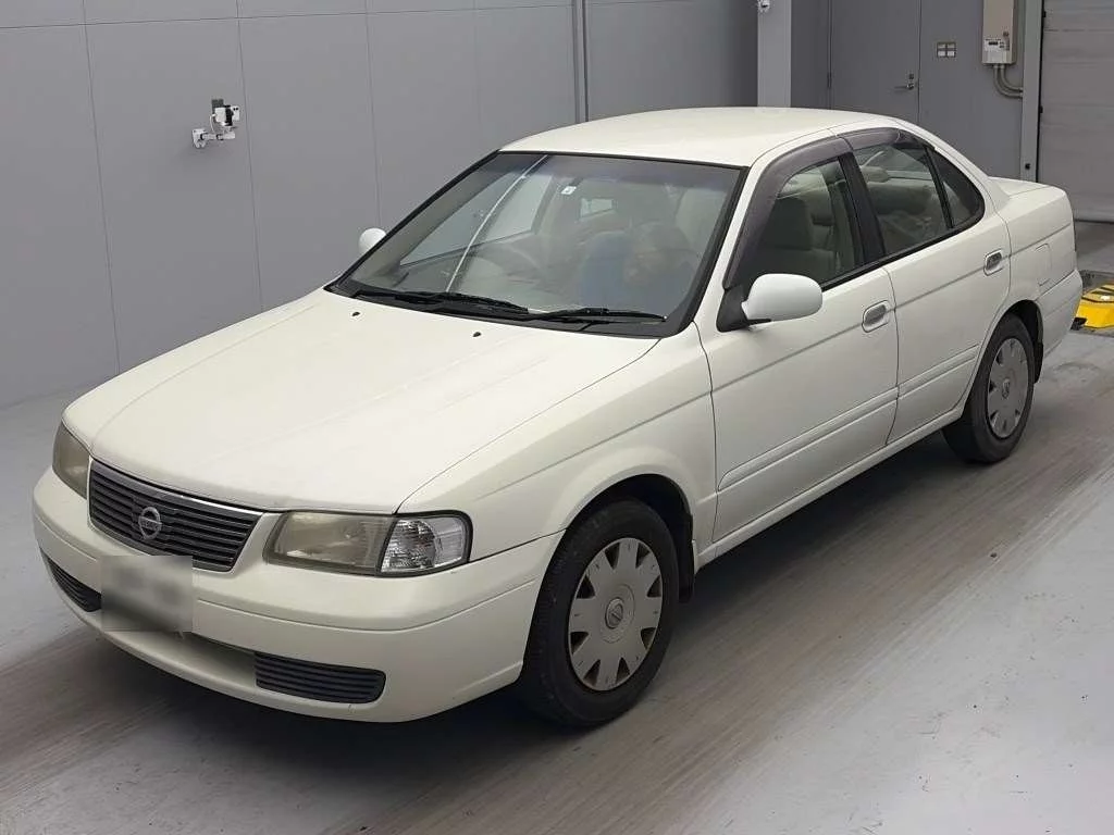 Nissan Sunny  с аукциона в Японии