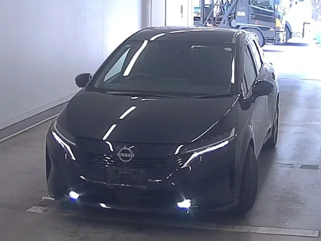 Nissan Aura  с аукциона в Японии