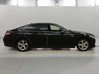 Toyota CROWN HYBRID