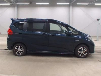 HONDA FREED + HYBRID