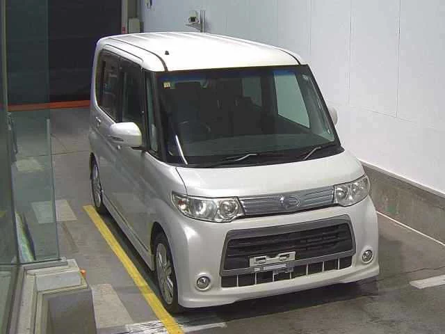 Daihatsu Tanto  с аукциона в Японии