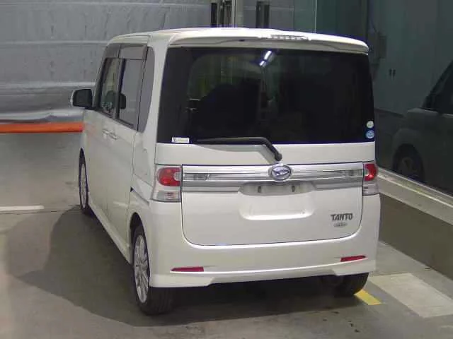 Daihatsu Tanto  с аукциона в Японии