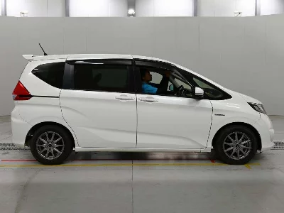 HONDA FREED + HYBRID