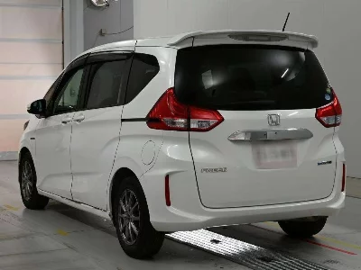 HONDA FREED + HYBRID