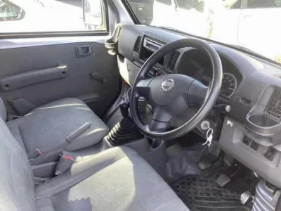 NISSAN CLIPPER VAN