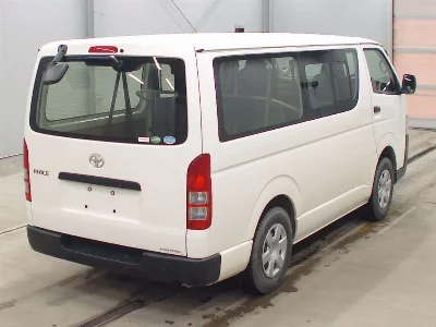 TOYOTA HIACE VAN