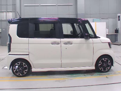 HONDA N BOX CUSTOM