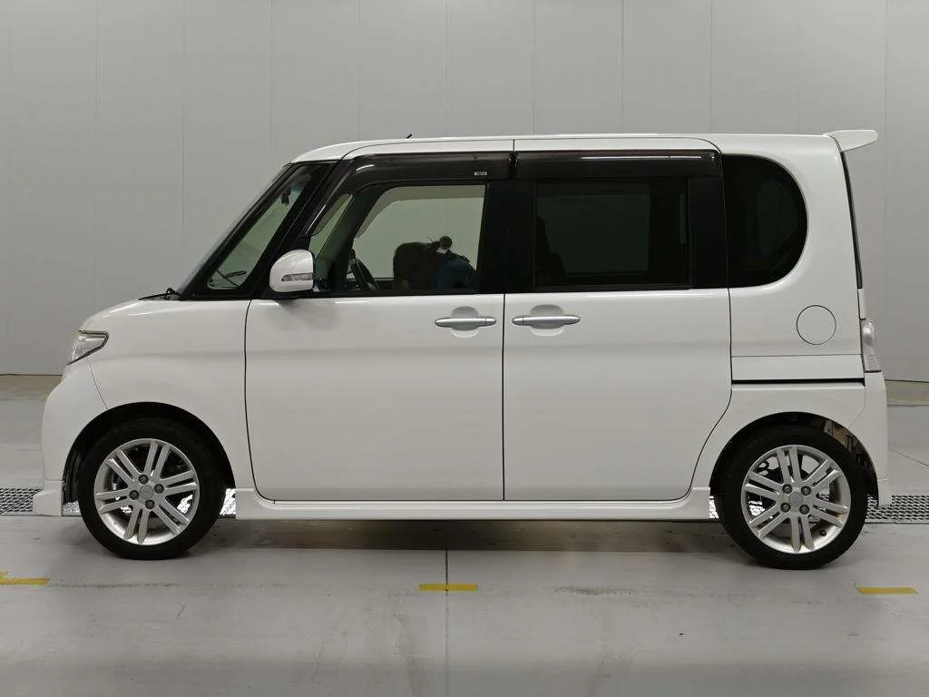 Daihatsu Tanto  с аукциона в Японии