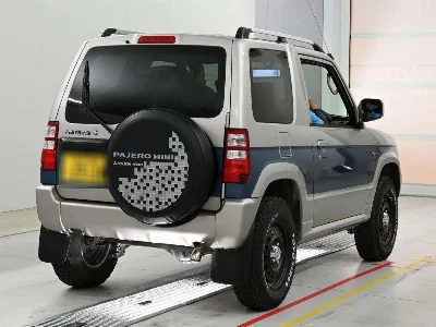 MITSUBISHI PAJERO MINI
