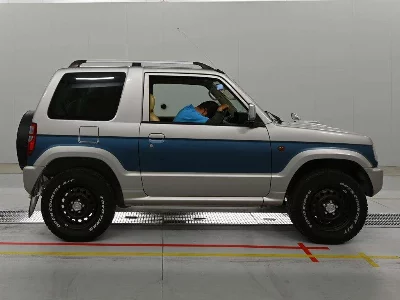 MITSUBISHI PAJERO MINI