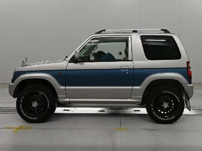 MITSUBISHI PAJERO MINI