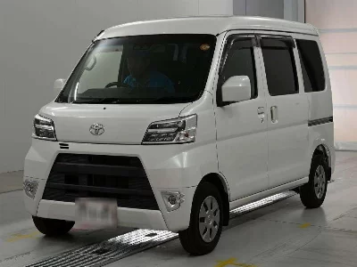 TOYOTA PIXIS VAN