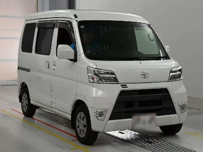 TOYOTA PIXIS VAN
