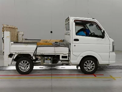 NISSAN NT100 CLIPPER