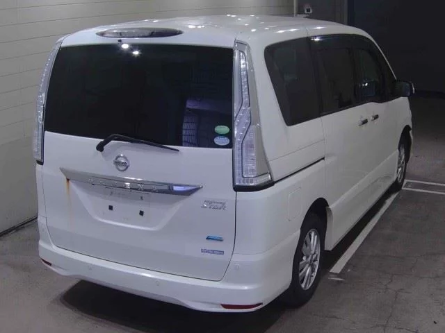 Nissan Serena  с аукциона в Японии