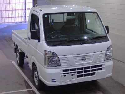 Nissan NT100 Clipper