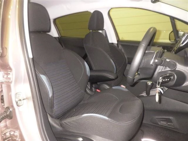 Peugeot 208  с аукциона в Японии