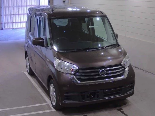 Nissan Dayz Roox  с аукциона в Японии