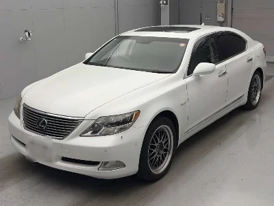 Lexus LS600hL