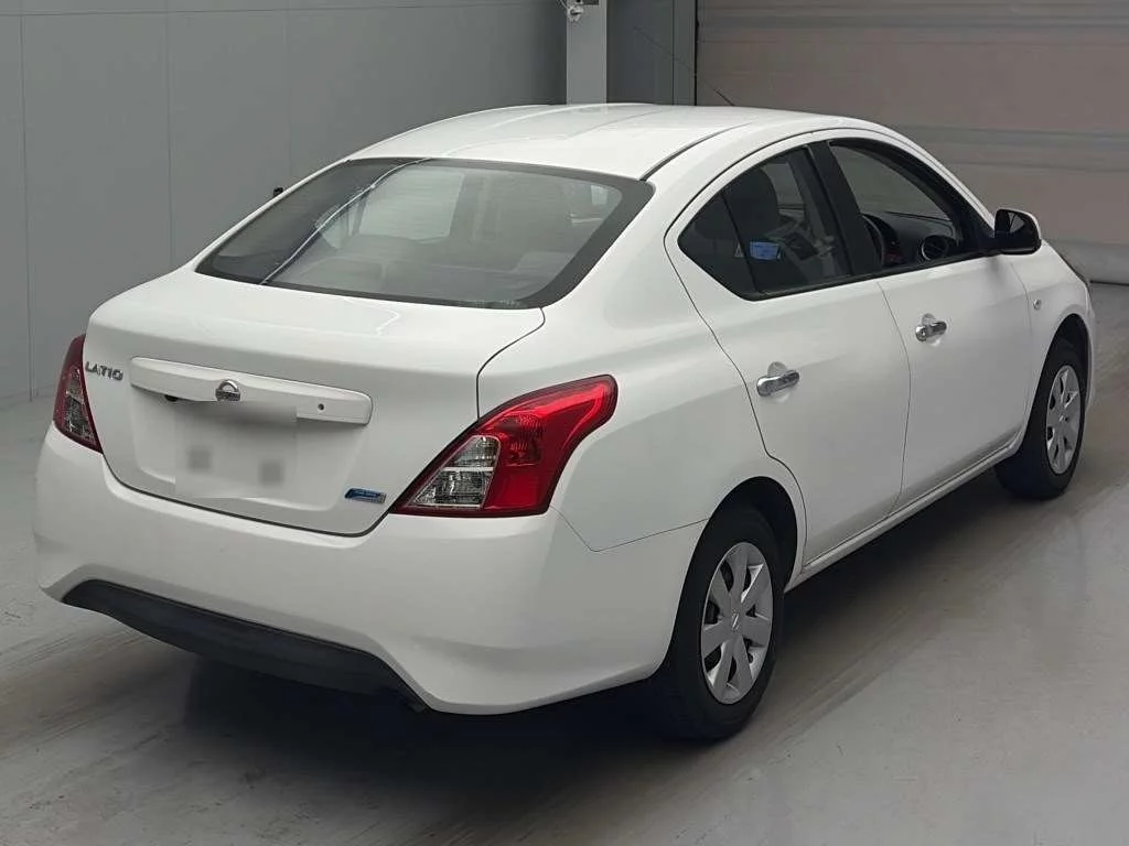Nissan Tiida Latio  с аукциона в Японии