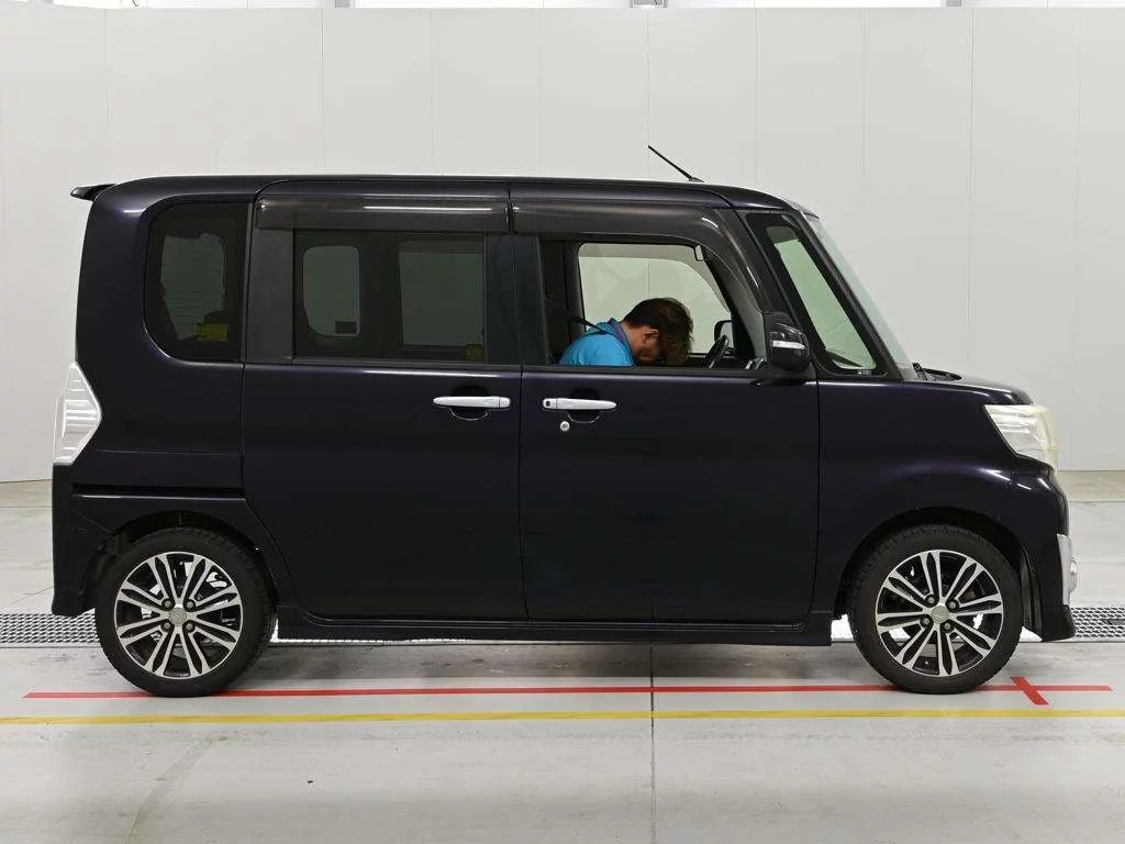 Daihatsu Tanto  с аукциона в Японии