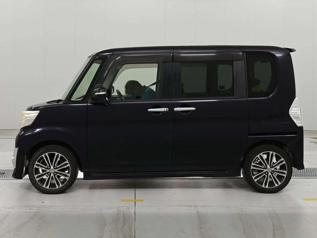 Daihatsu Tanto  с аукциона в Японии