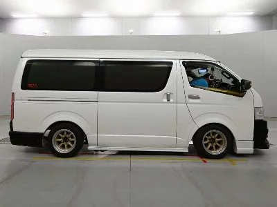 TOYOTA HIACE WAGON