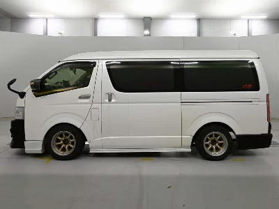 TOYOTA HIACE WAGON