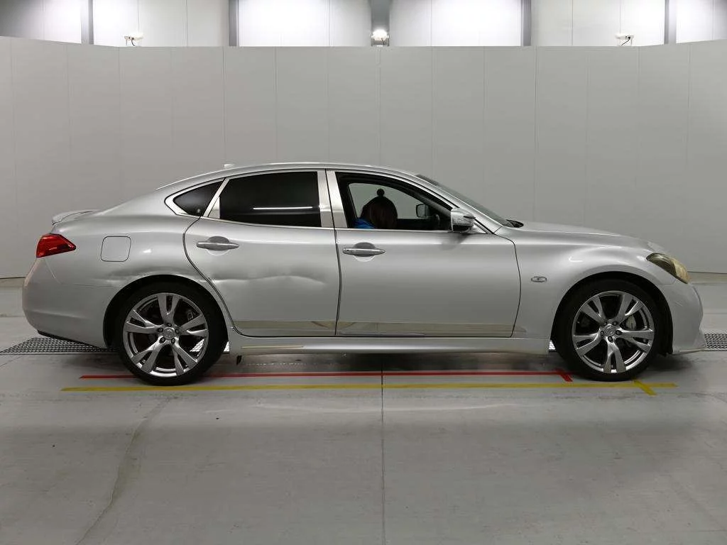 Nissan Fuga  с аукциона в Японии