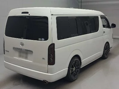 TOYOTA HIACE WAGON