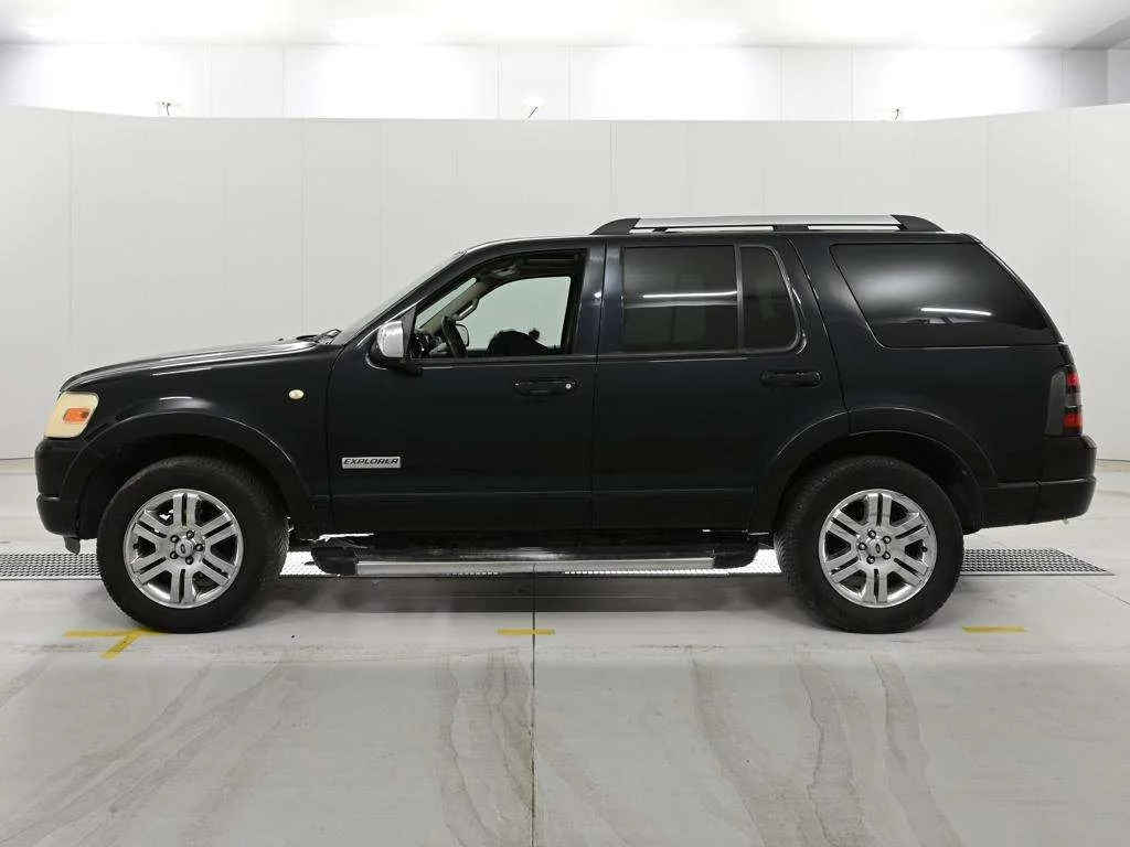 Ford Explorer  с аукциона в Японии