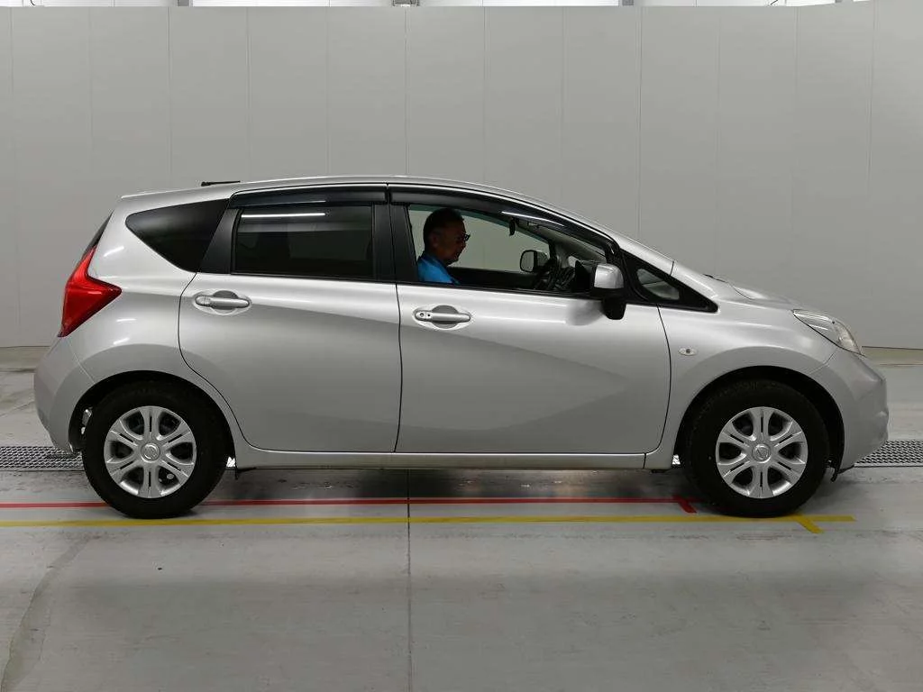 Nissan Note  с аукциона в Японии