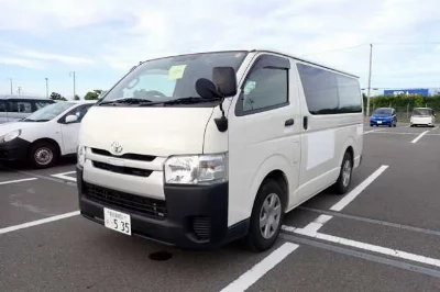 TOYOTA HIACE VAN