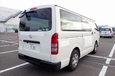 TOYOTA HIACE VAN