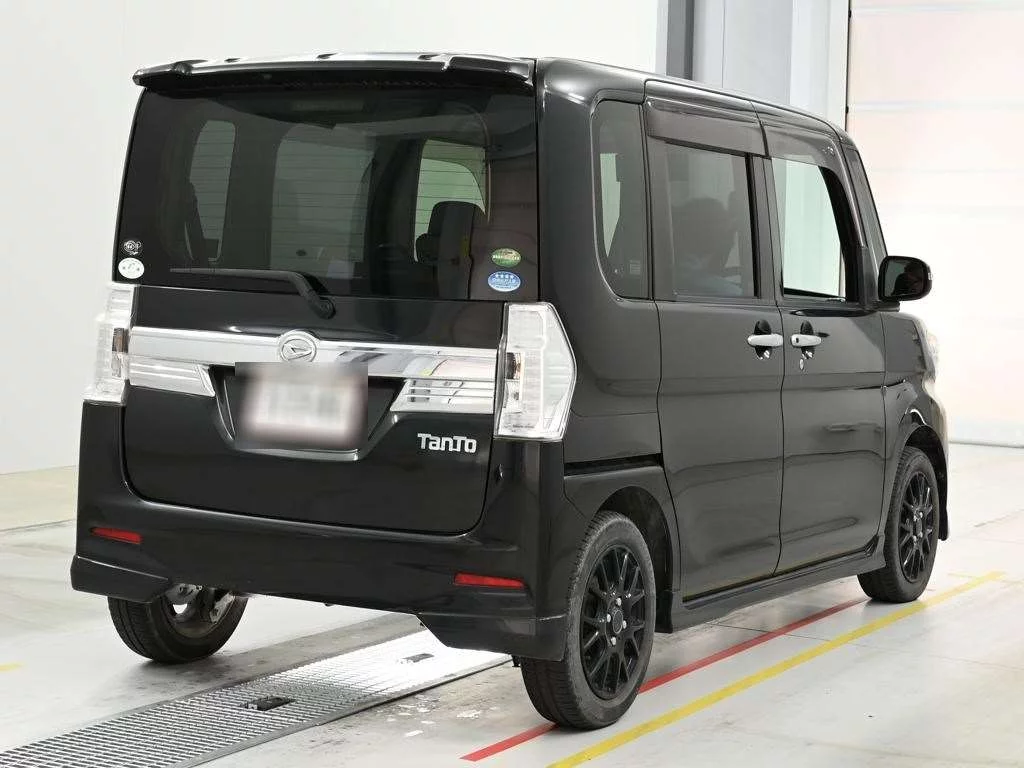 Daihatsu Tanto  с аукциона в Японии