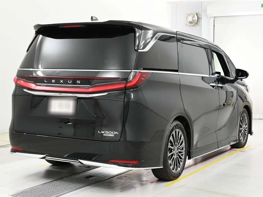 Lexus LM500h  с аукциона в Японии