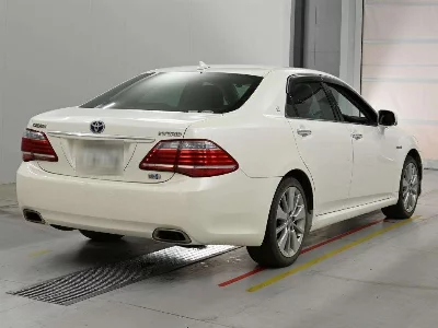 Toyota CROWN HYBRID