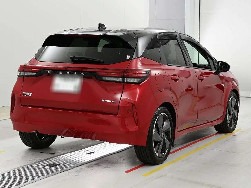 Nissan Aura  с аукциона в Японии