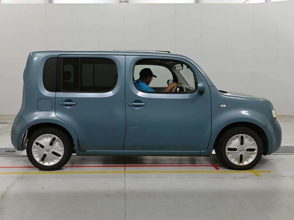 Nissan Cube  с аукциона в Японии