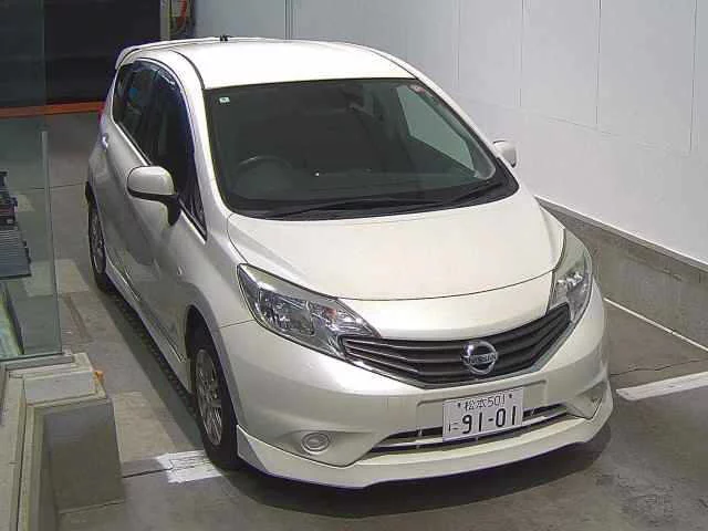 Nissan Note  с аукциона в Японии