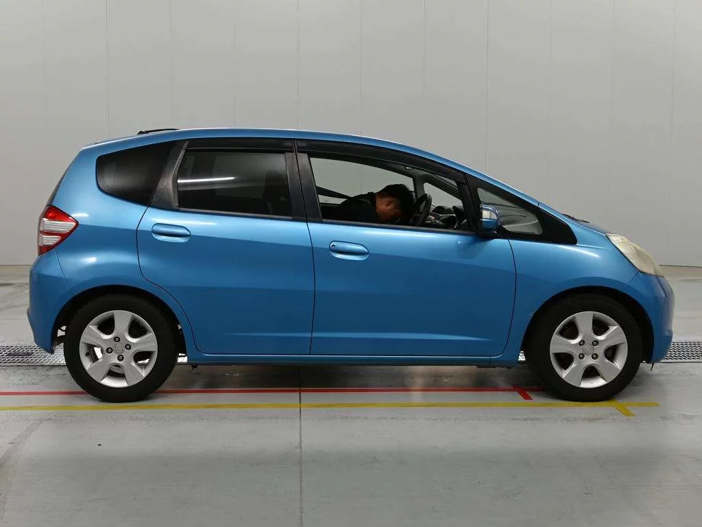 Honda Fit  с аукциона в Японии