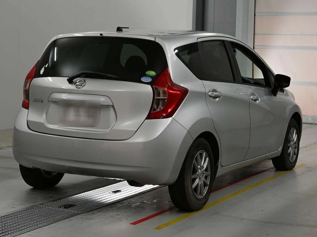 Nissan Note  с аукциона в Японии